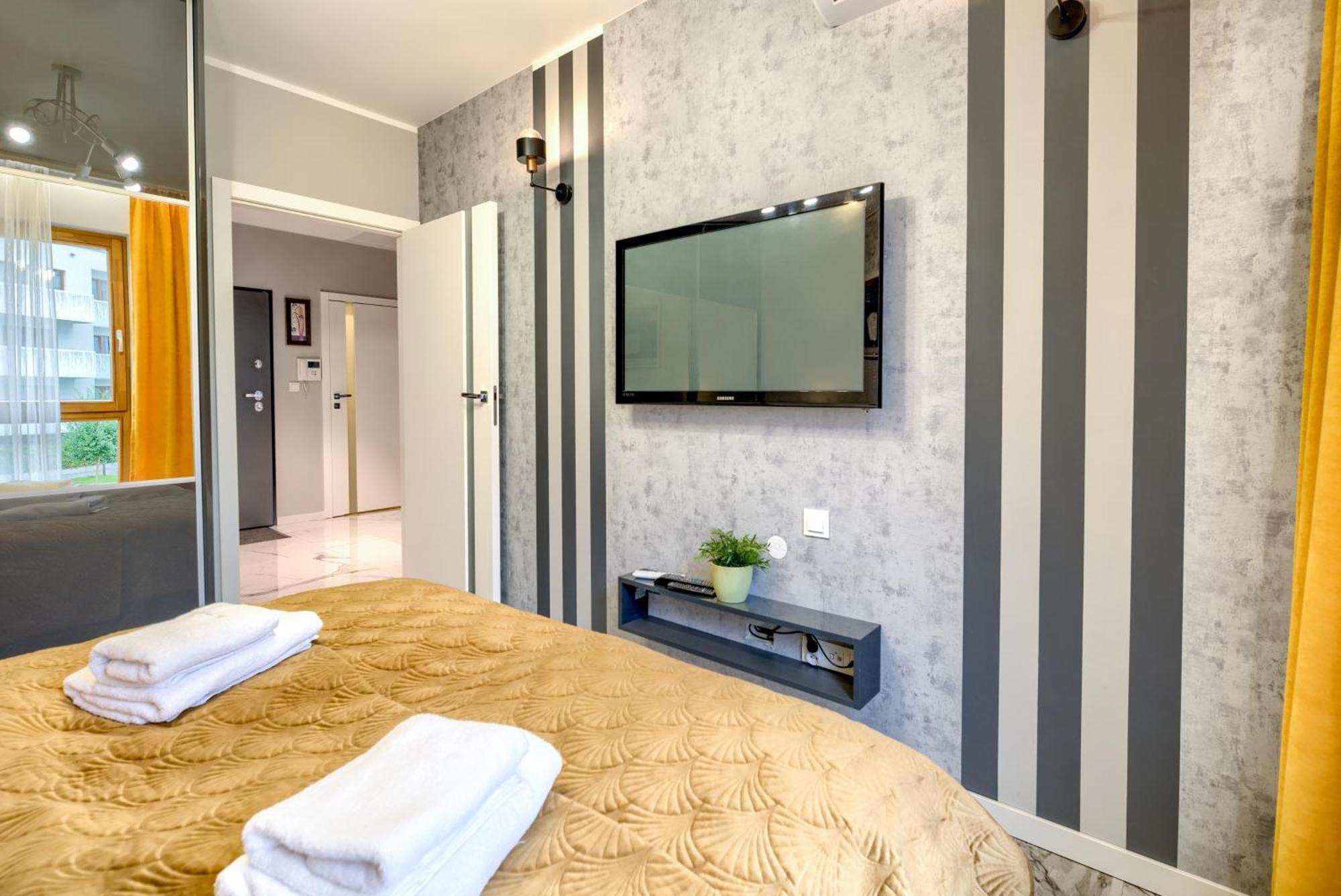 Apartment About Art